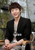Пак Ю Хван (Park Yoo Hwan)